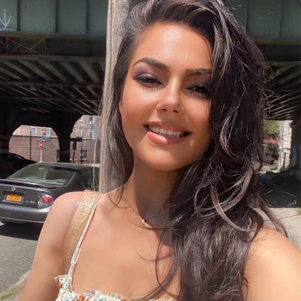 Meet your Posher, Anisa